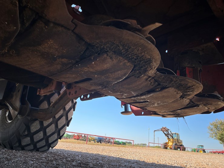 2020-case-ih-wd2104-image-9