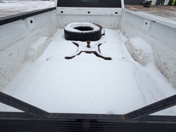 2013-chevrolet-3500-image-6