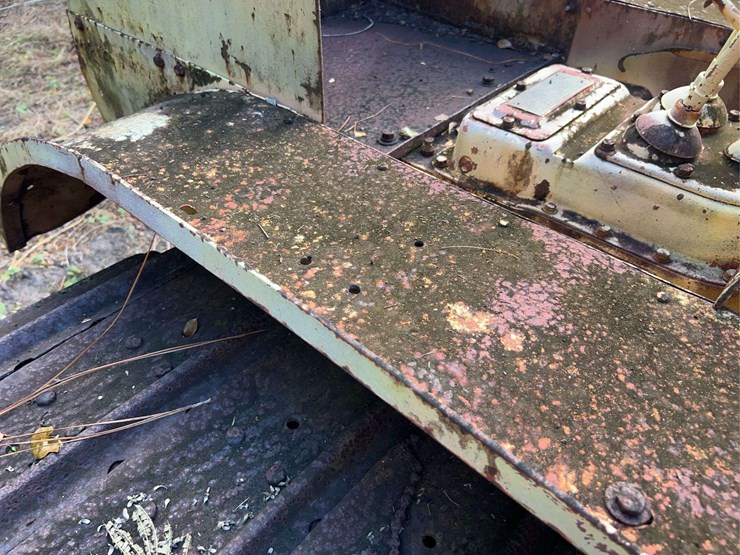 caterpillar-twenty-image-24