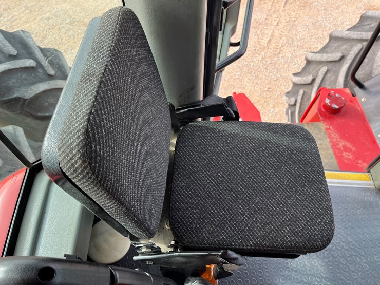 2009-versatile-435-image-32