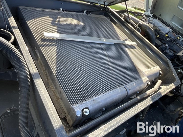 2022-claas-lexion-8600tt-image-19