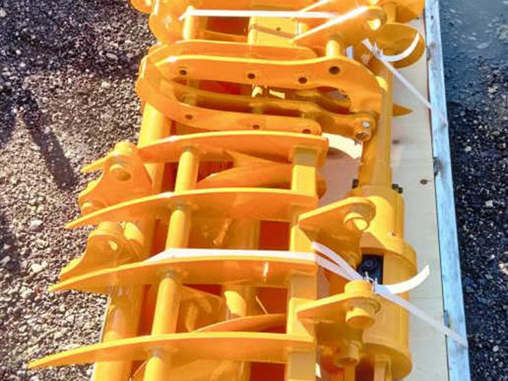 #289-•-(8)-mini-cat-301-excavator-attachments-image-2