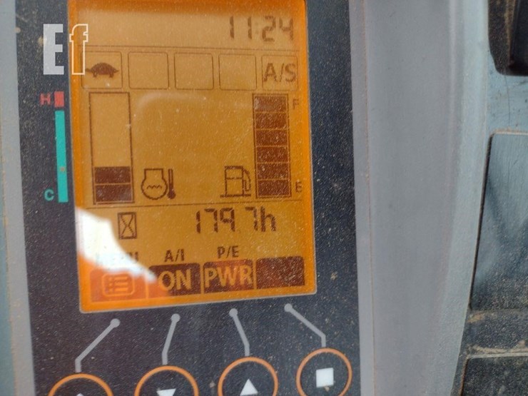 2023-deere-30g-image-6