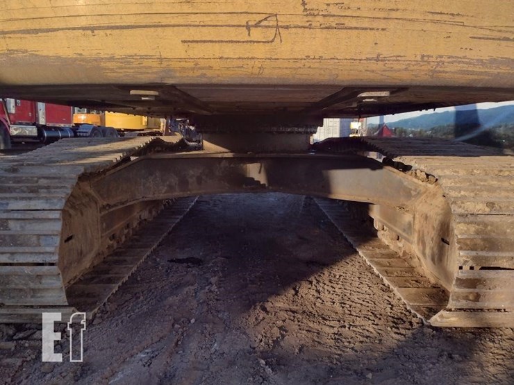 2000-deere-270c-lc-image-45