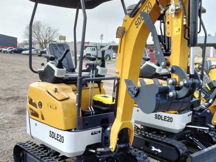 #51-•-mini-excavator---yanmar-diesel-(sdle20)-image-1