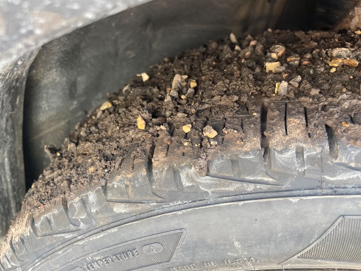 #2028-•-2010-ford-fusion-se-sedan-(with-wi-title)-image-16