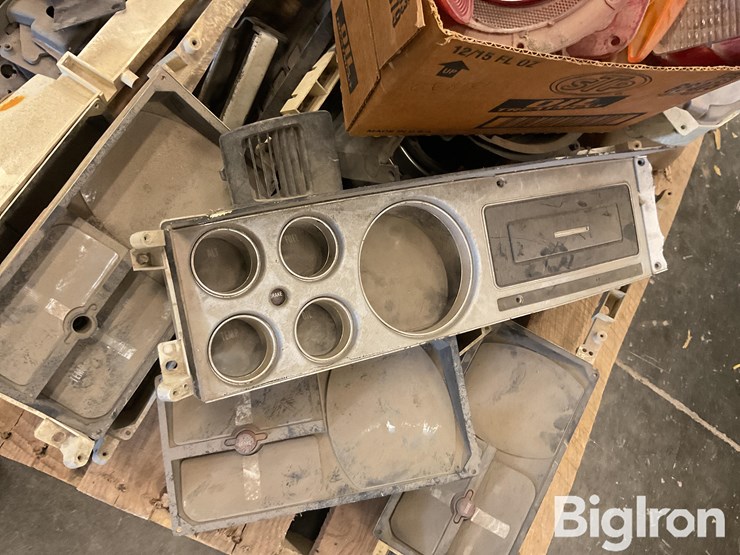 chevrolet-&-dodge-pickup-parts-image-9