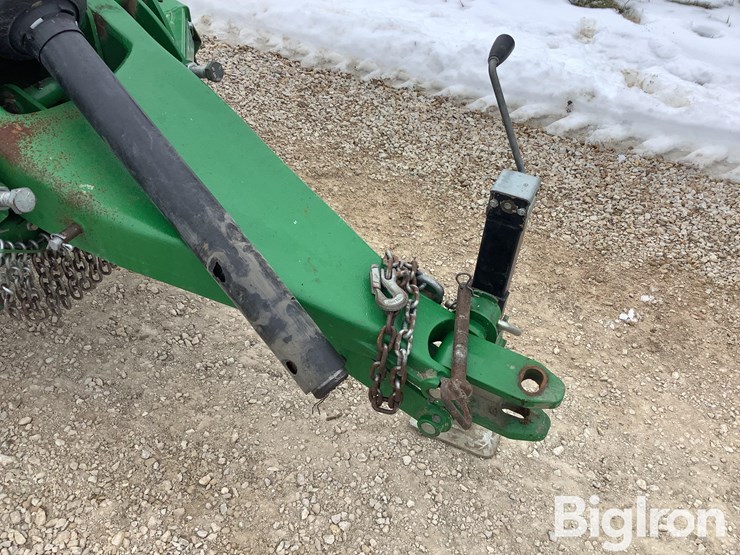 2020-john-deere-e12-image-17