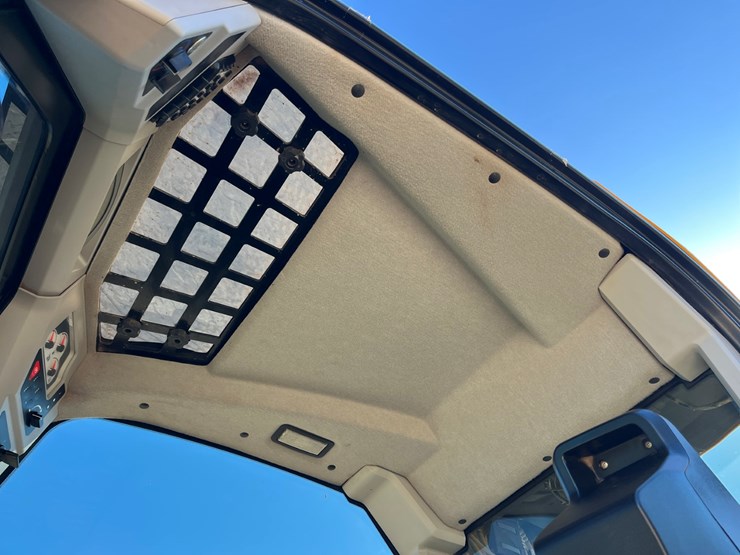 2020-jcb-3ts-8w-image-14