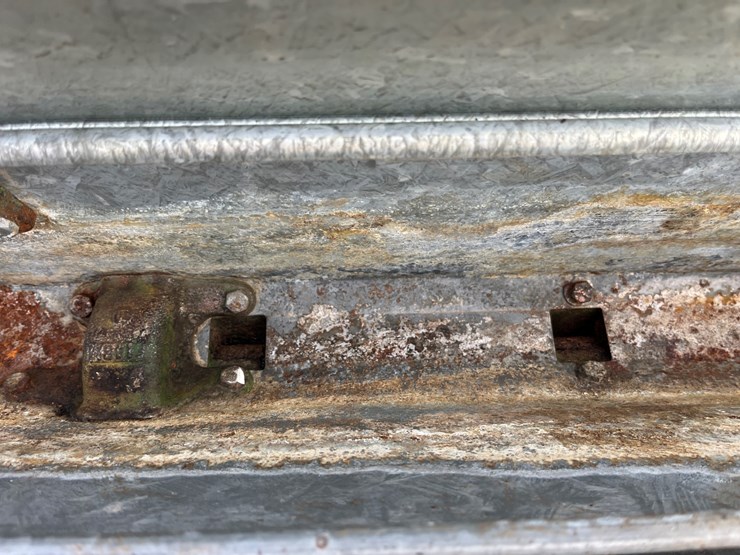 john-deere-16-image-15