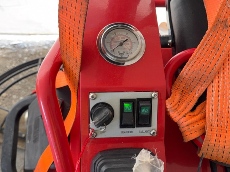 2024-tomahawk-ktrt46v-s.n#-trt46v1419-8'-ride-on-trowel-40hp-hours19.7-image-4