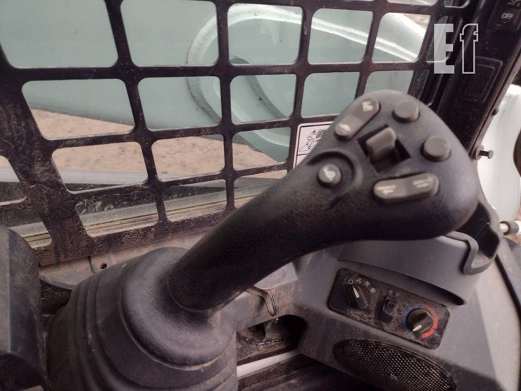 2022-bobcat-t595-image-10