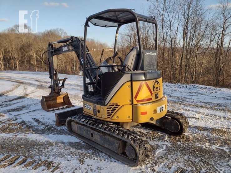 2013-deere-35d-image-48