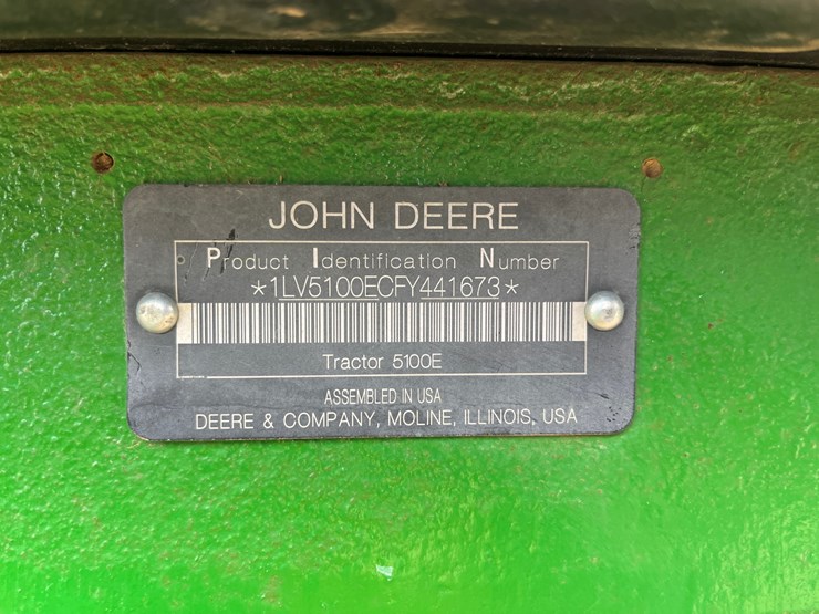 2015-john-deere-5100e-image-23