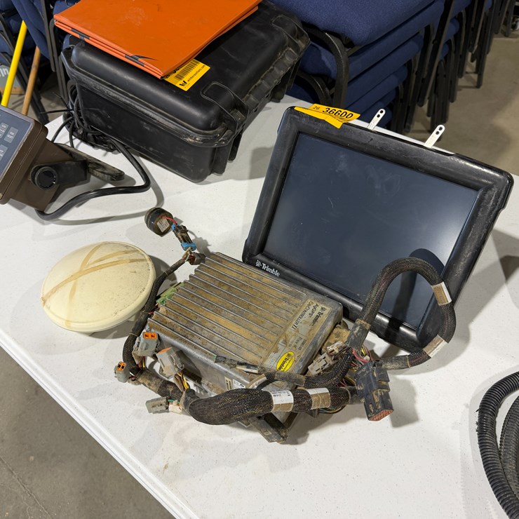 #36600 • Trimble Display, Guidance Receiver ,and NavController II Box