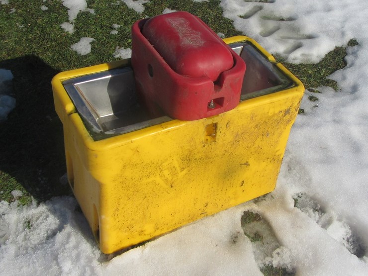 #8966-•-ritchie-2-sided-waterer-image-1