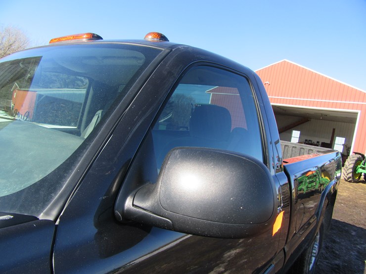 2004-chevrolet-2500-image-9