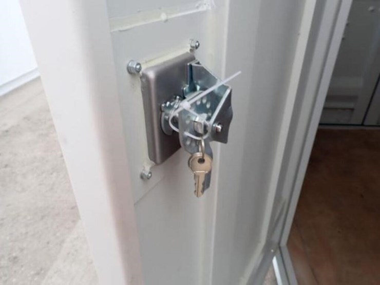 8-ft-shipping-container-image-8