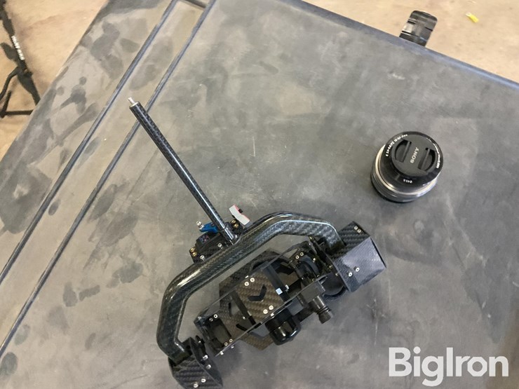 asctec-falcon-8-drone-(octohopter)-image-11