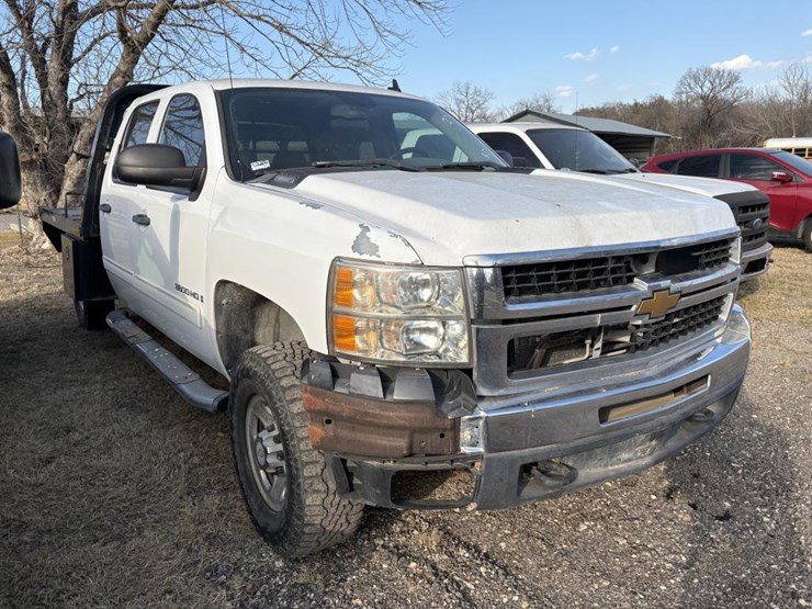2009-chevrolet-3500-image-2