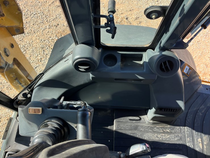 2012-deere-310s-image-29