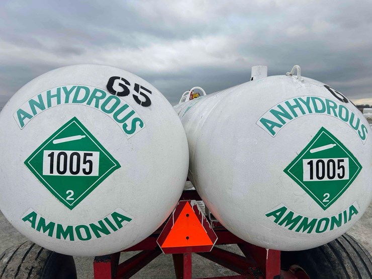 ag-systems-twin 1000-gal.-nh3-tanks-on-gear-#g5-image-18