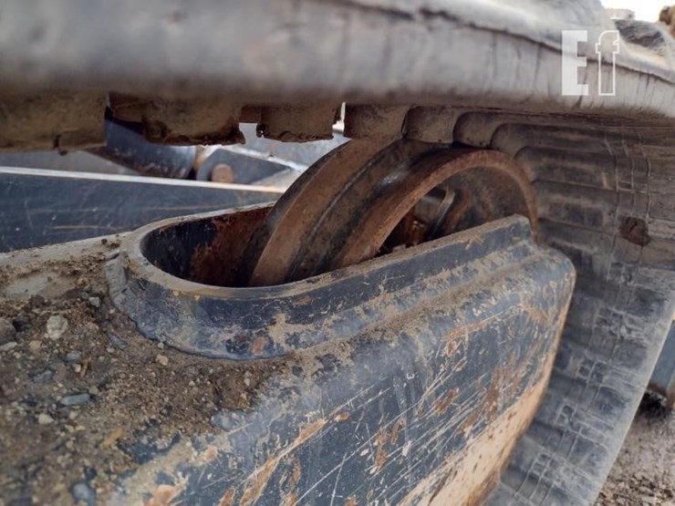 2022-deere-26g-image-32