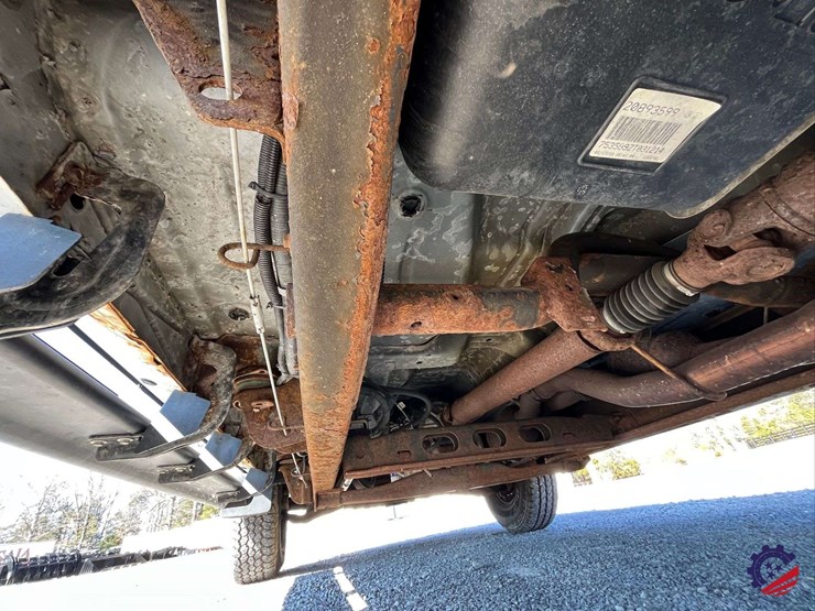 2010-chevrolet-silverado-s/a-service-truck-image-24