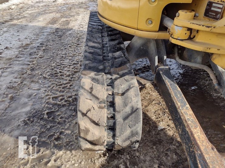 2013-deere-35d-image-41