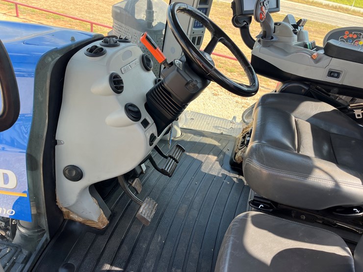 2015-new-holland-t8.410-image-19