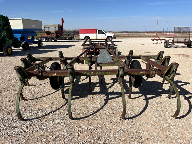 #t15179-•-john-deere-chisel-plow-image-5