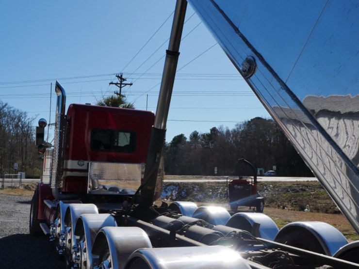 2018-kenworth-w900-image-46