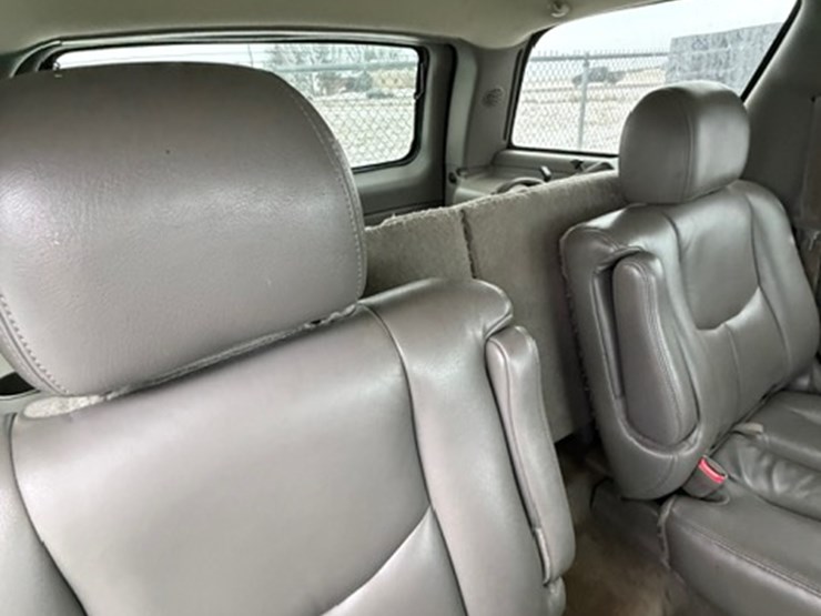 2005-chevrolet-tahoe-z71-image-14