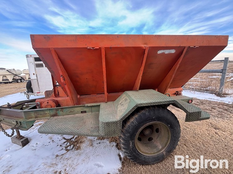 1983-utility-tool-&-body-/-shop-built-dry-box-spreader/sand-buggy-track-filler-image-8