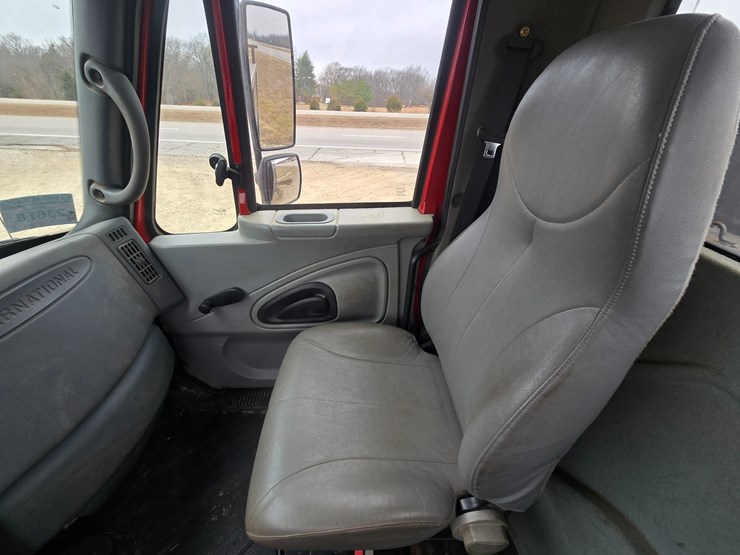 2007-international-durastar-4300-image-52