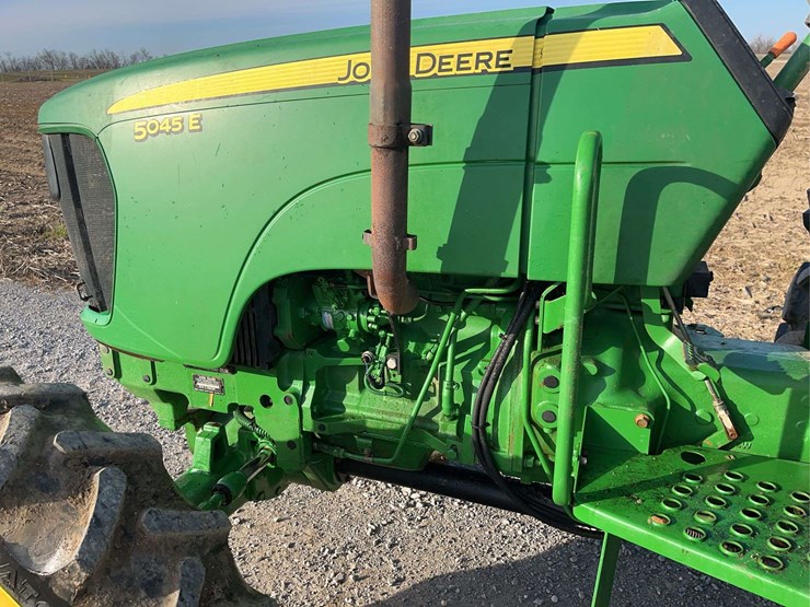 2013-john-deere-5045e-image-6