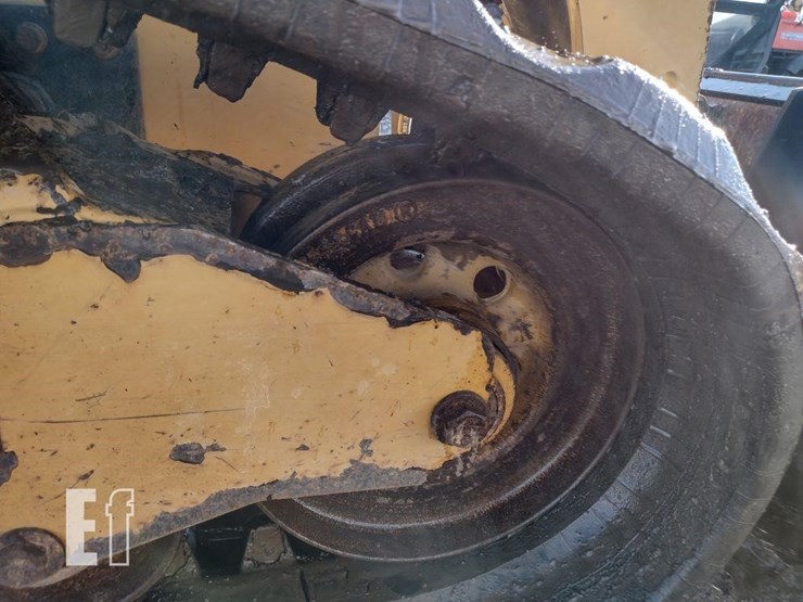 2019-caterpillar-299d2-xhp-image-32