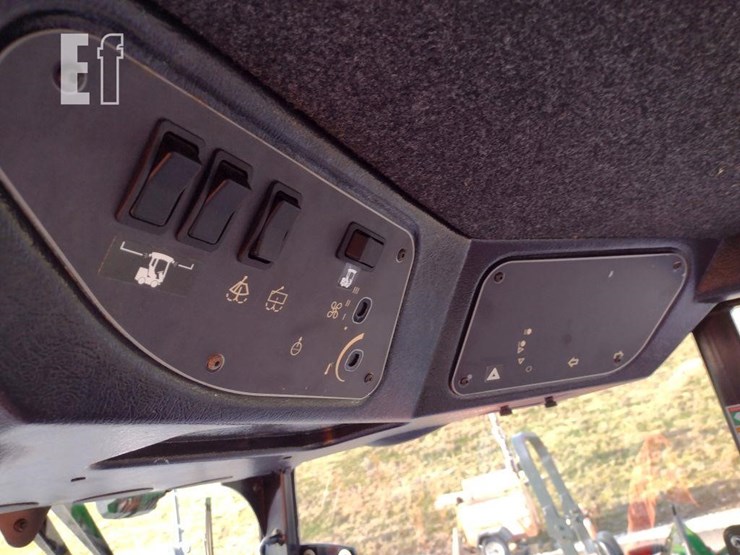 ventrac-3400l-lawn-mower-w/blade-&-broom-image-12