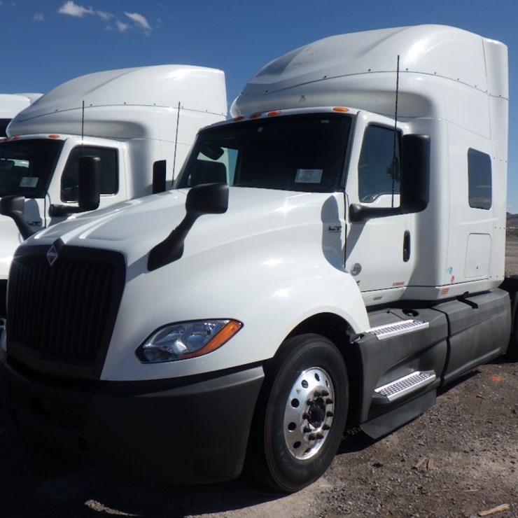 2021 INTERNATIONAL LT