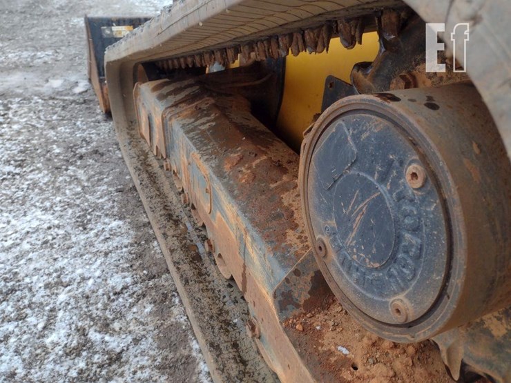 2021-deere-331g-image-22