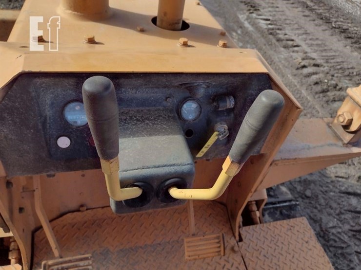 komatsu-d31a-17-image-7