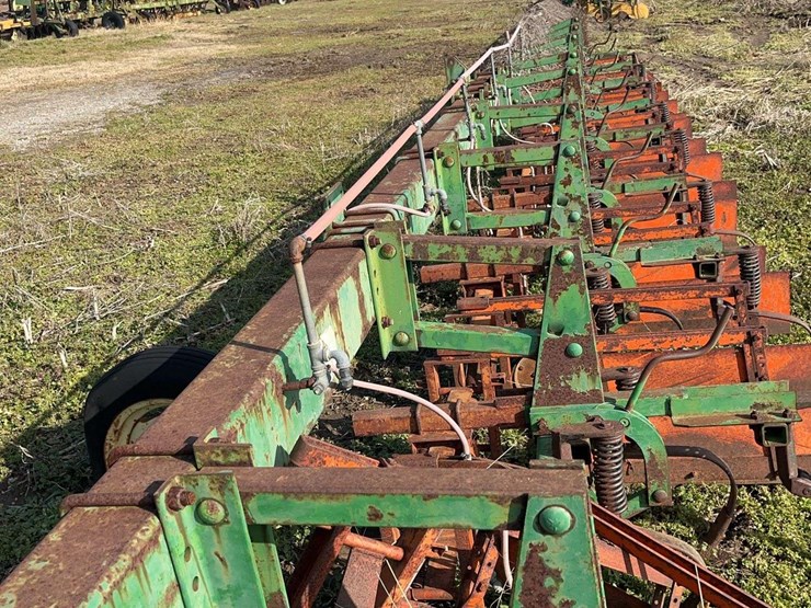 john-deere-8-image-3