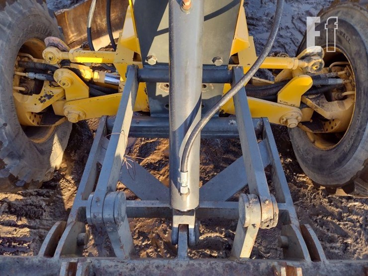 2004-volvo-g86-image-19