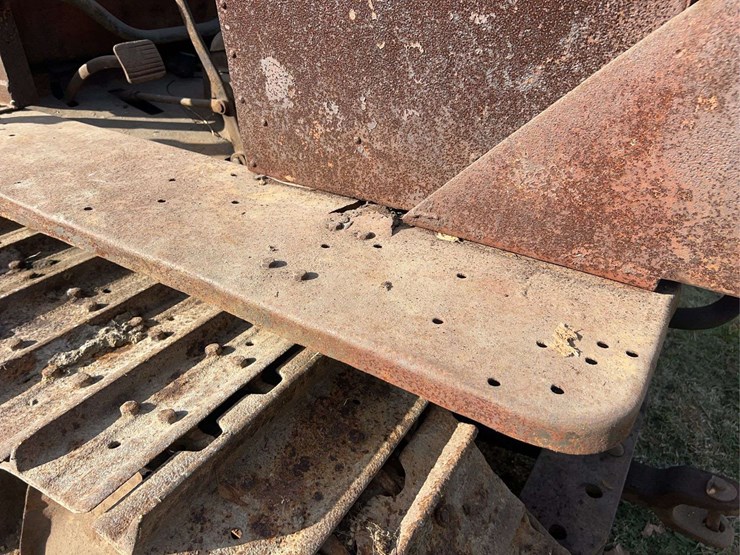 caterpillar-forty-gas-crawler-image-30