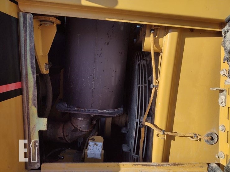 2005-caterpillar-963c-image-44