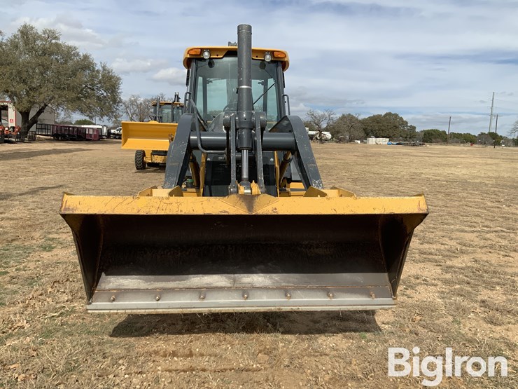 2023-deere-310g-image-2