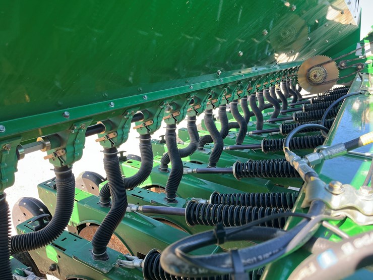 2016-great-plains-3s4000-image-34