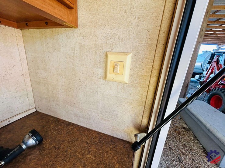 2011-keystone-hornet-platinum-31rbds-t/a-camper-trailer-image-37