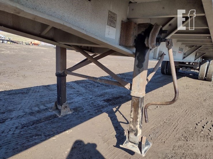 93-ravens-trailer^title^-image-4