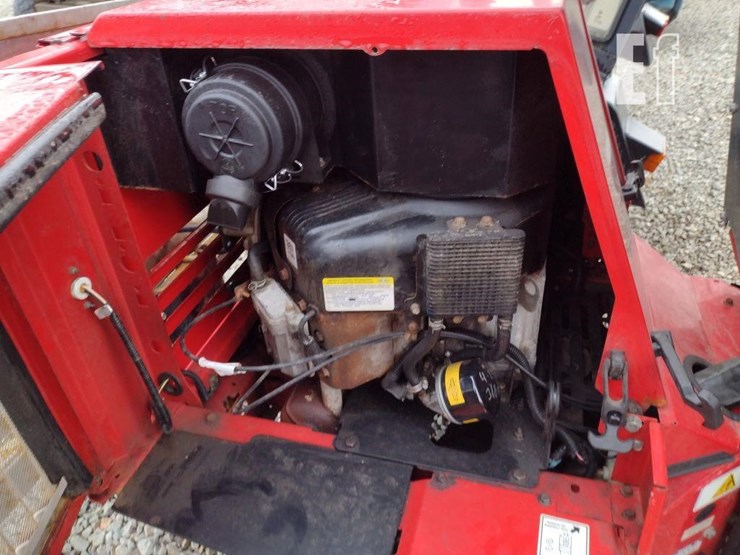 ventrac-3400l-lawn-mower-w/broom-image-27